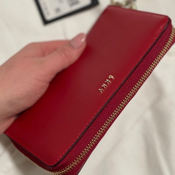 DKNY Wallet